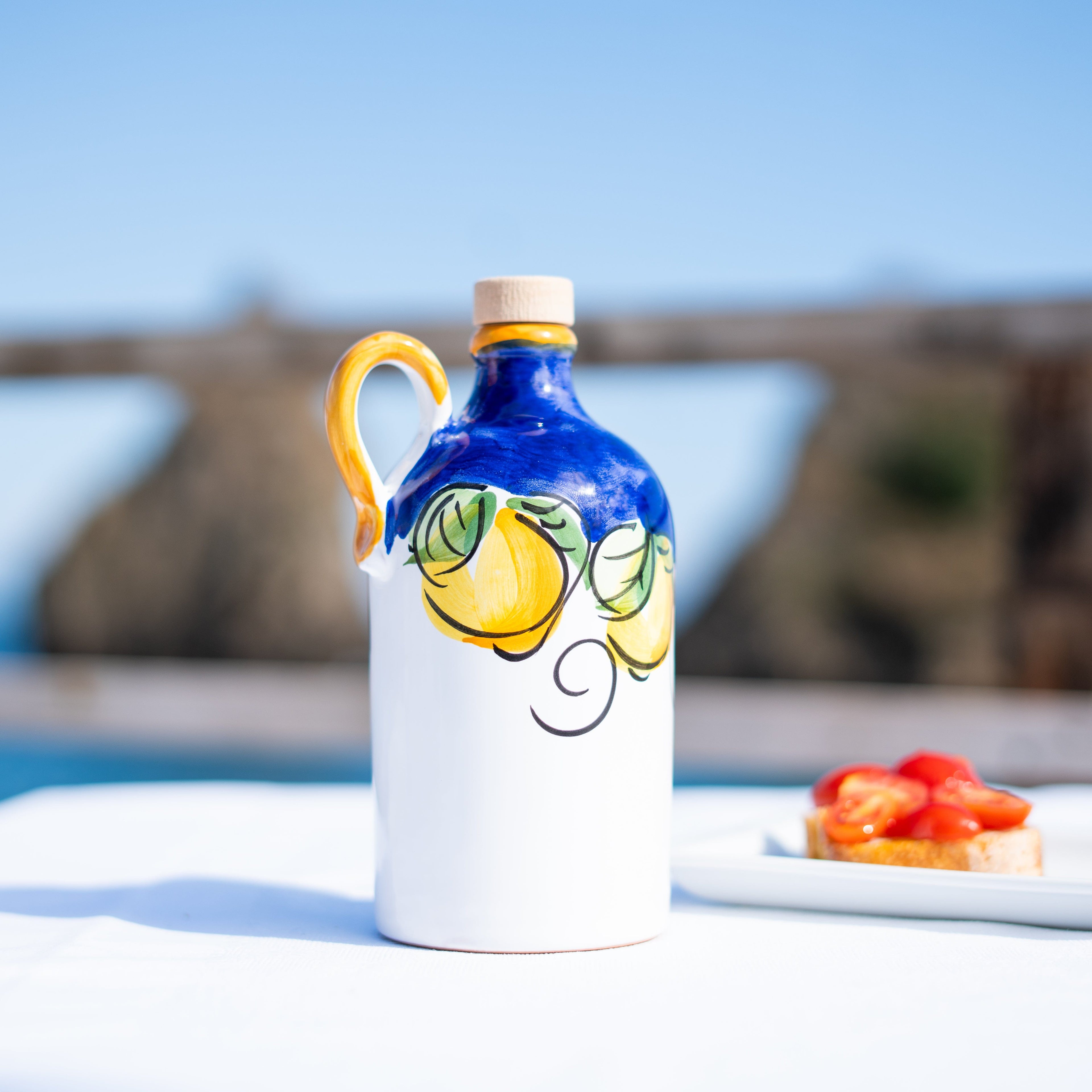 Amalfi – Natives Olivenöl Extra im handgefertigten Keramik-Orcio